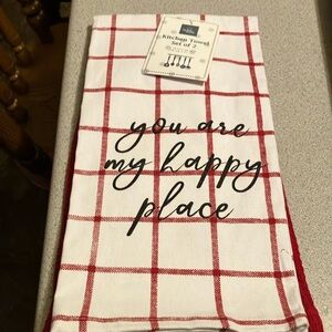 FINAL PRICE! BNWT Set of 2 Kitchen Towel Set
